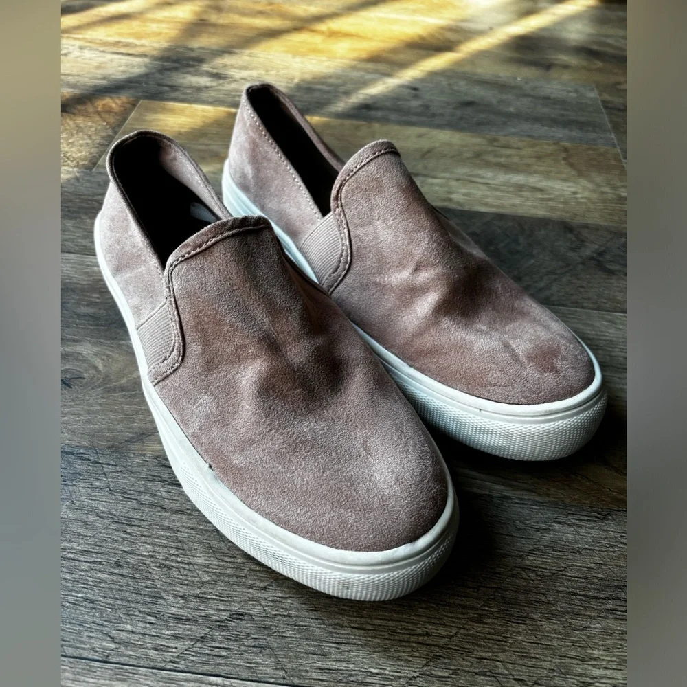 Universal Thread Pink Faux Suede Slip On Tennis Shoes
